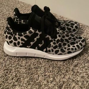 Adidas Women's Swift Running Shoe size 5.5 (fit like a 6). Brand new never worn